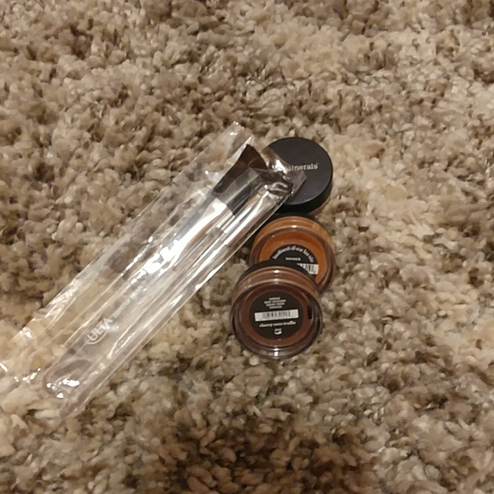 Ulta brushes with 3 bareminerals products